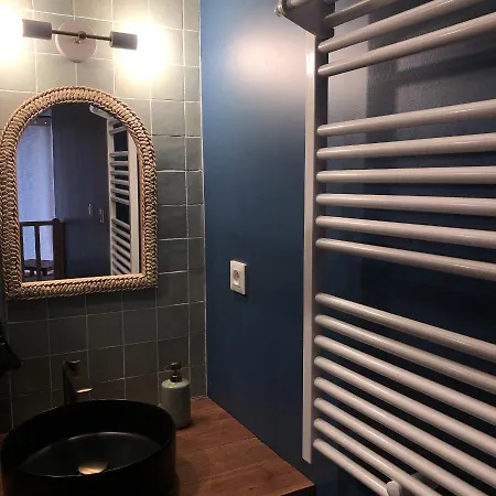 Maison A Chambles, Jardin, Jacuzzi * Chambles