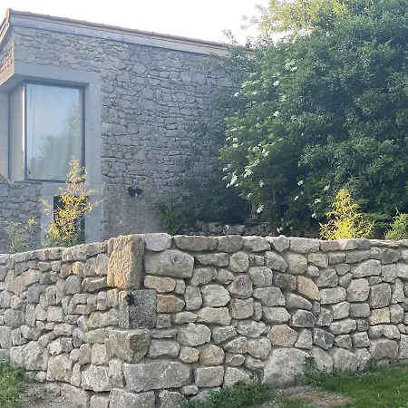 Maison A Chambles, Jardin, Jacuzzi * Chambles